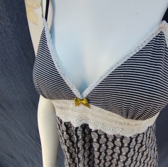 Kensie top Medium - Picture 8 of 15